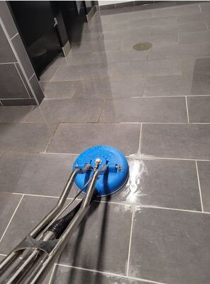Commerical Floor Cleaning in Aurora, IL (1)