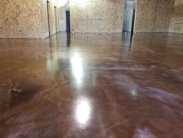 Commercial Floor Cleaning in Naperville, IL (1)